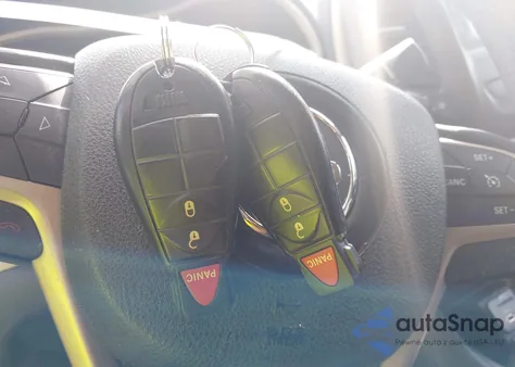 2015 Jeep Cherokee Latitude из США, поврежденный, VIN 1C4PJLCBXFW636988